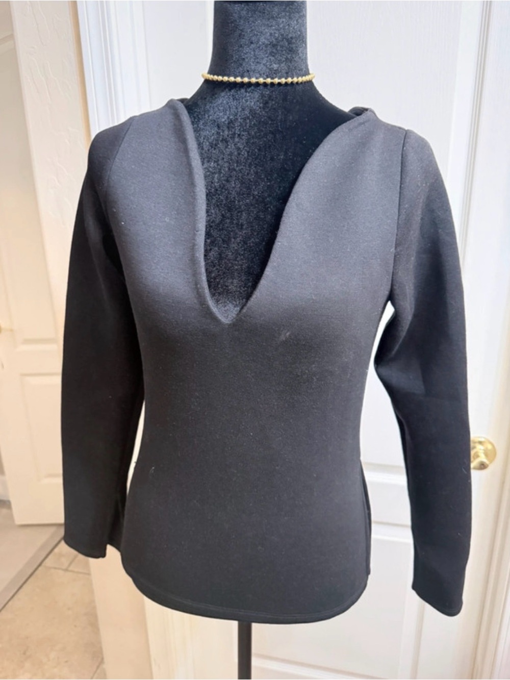 beaufille Black Deep V-Neck Long Sleeve Top